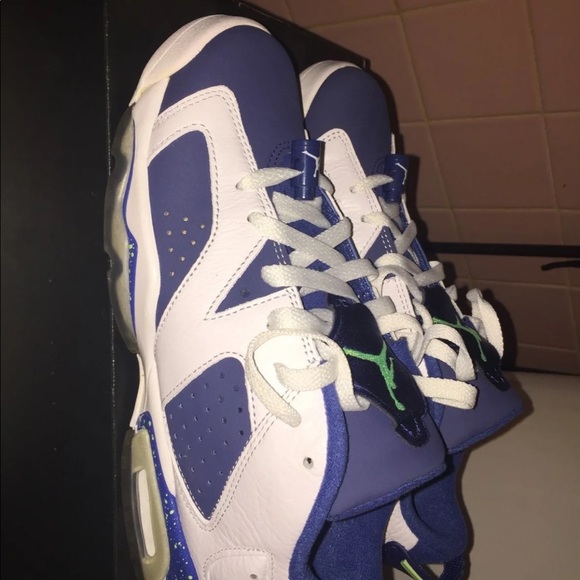 Jordan 6s - Picture 2 of 3